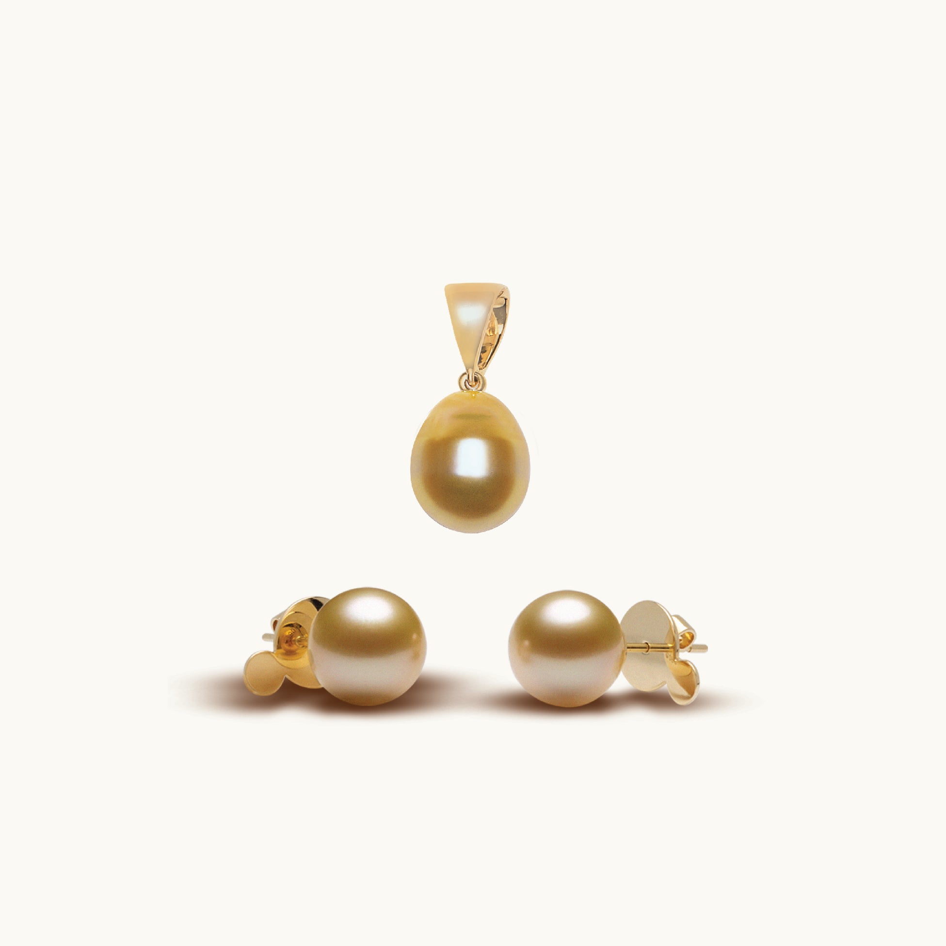 Les Classiques Studs and Pendant Set